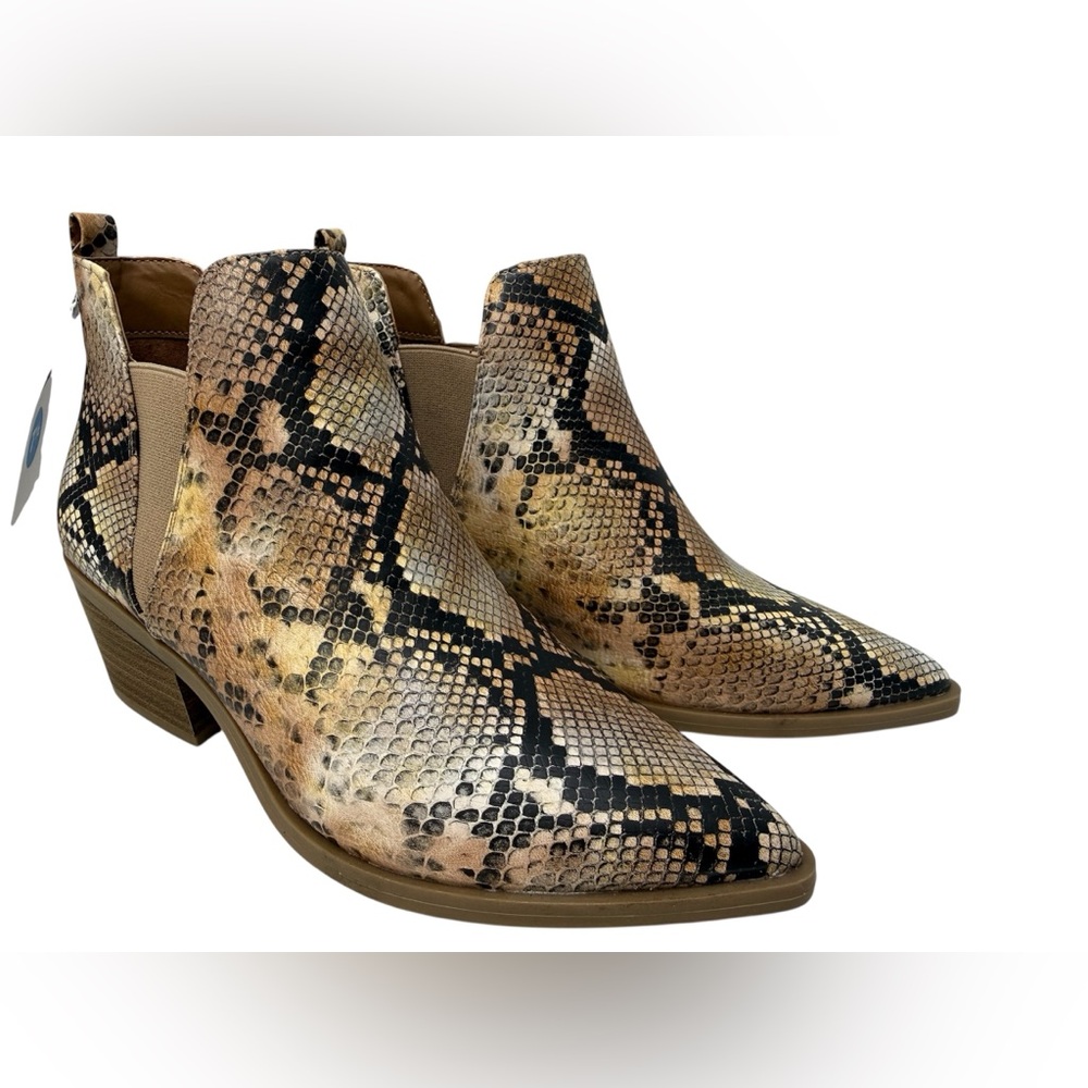 NWT Universal Thread  Cari Cut Out Snakeskin Print Ankle Boots Size 7.5